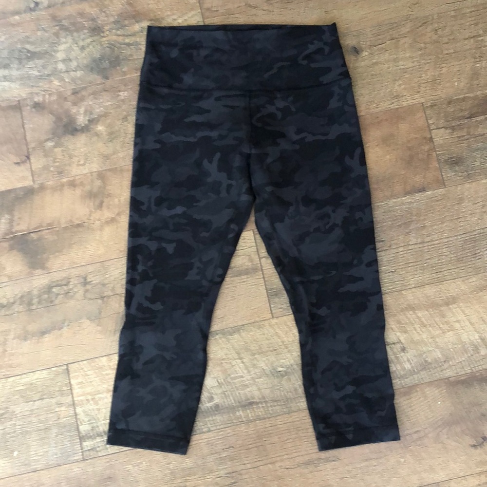 Lulumelon camo capris